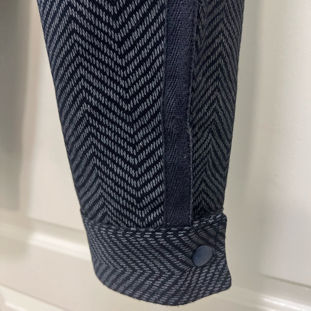 NWT Levis Chevron Cropped Jogger Pant - Picture 6 of 9